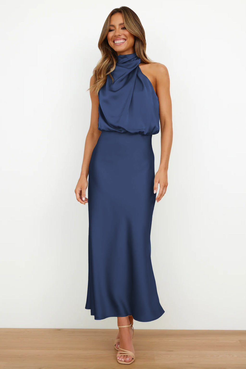 Tyra | Vestido de Gala Elegante com Decote Halter