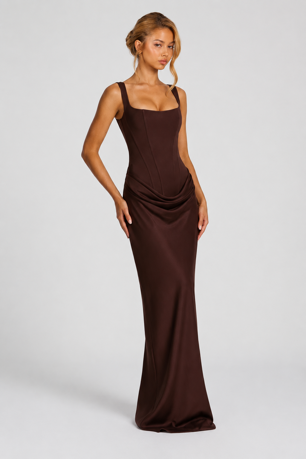 Vestido Elegante con Corsé de Silueta Refinada