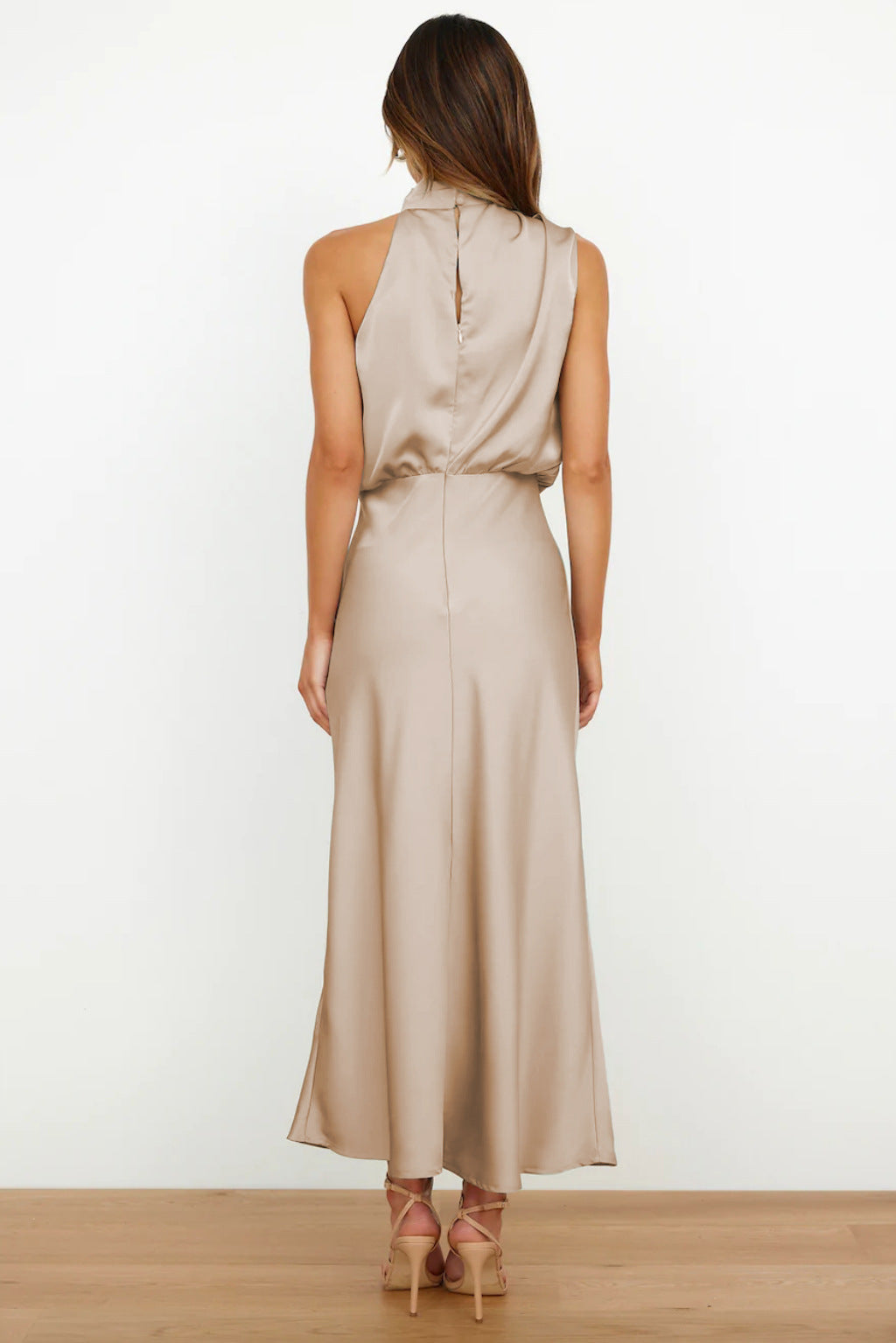 Tyra | Vestido de Gala Elegante com Decote Halter