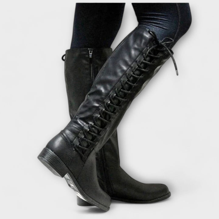 Lúcia - Elegantes Botins com Atacadores