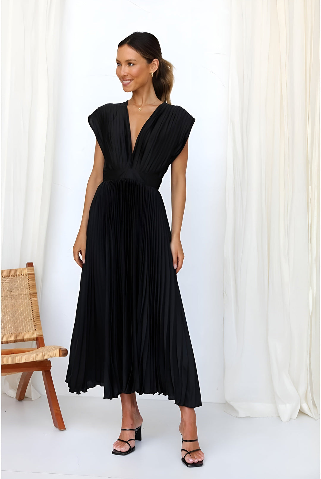 Selina | Vestido Sem Mangas com Pregas e Zíper