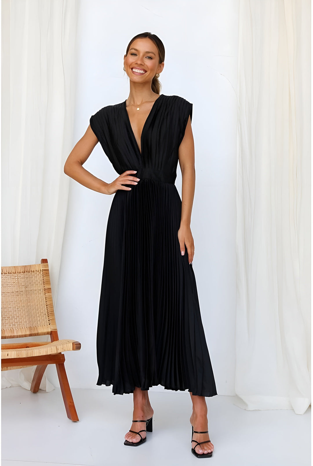 Selina | Vestido Sem Mangas com Pregas e Zíper