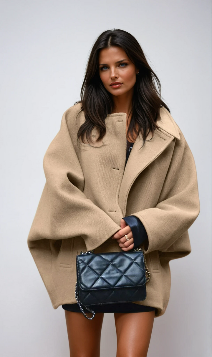 Casaco Oversized de Lã com Fecho de Botão