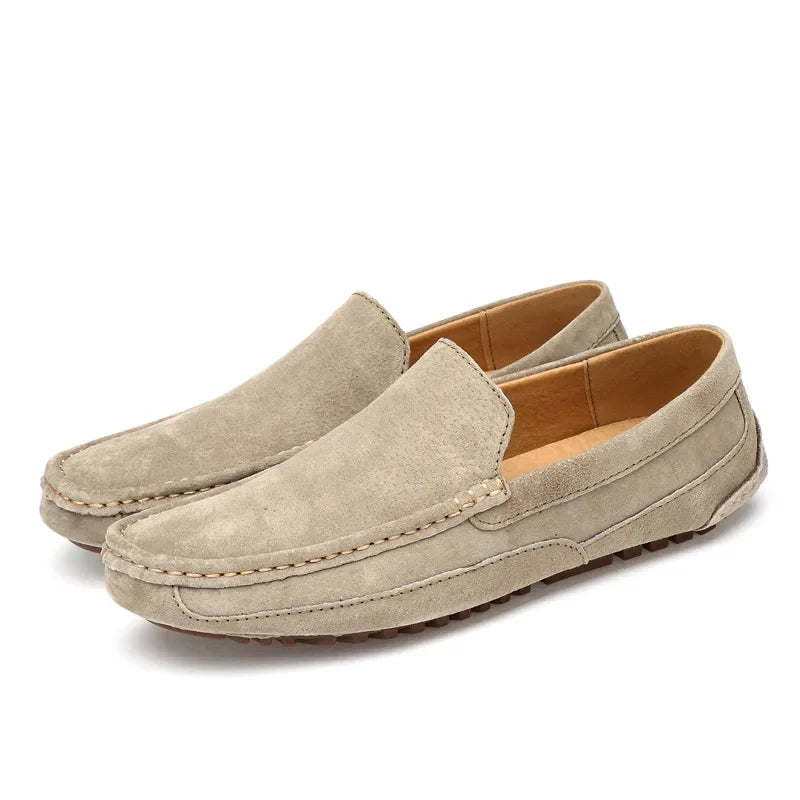 Luxuosos Mocassins Premium em Camurça