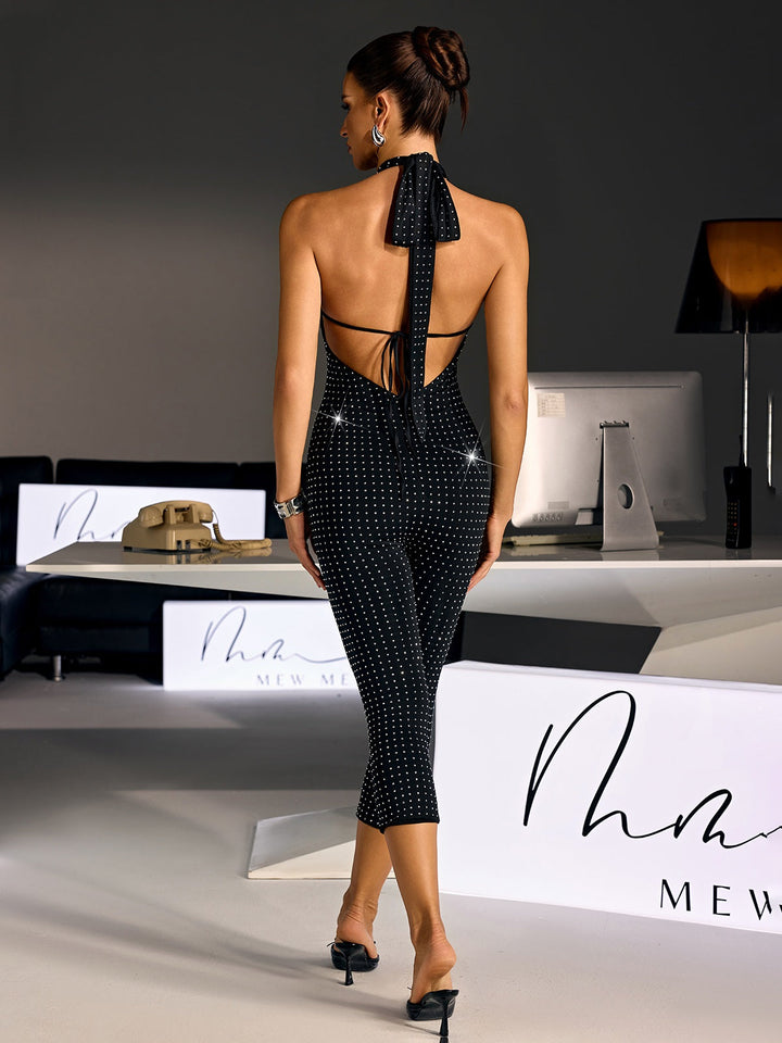 Macacão Capri Chisato com Decote em V e Detalhes em Strass