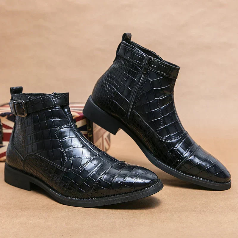 Dylan™ | Botas de Couro Sintético com Fivela
