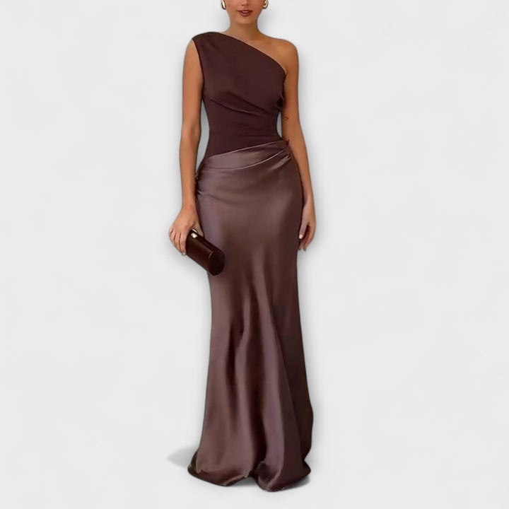 Elegante vestido maxi plissado com um ombro só.