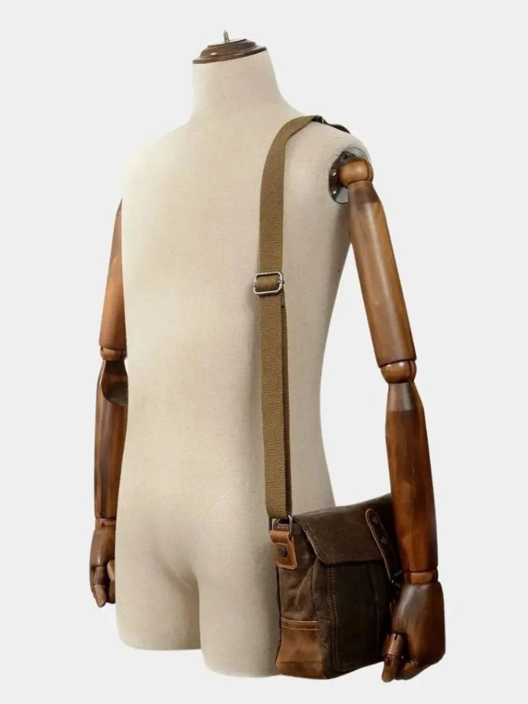Elias™ Balmoral Courier Bag