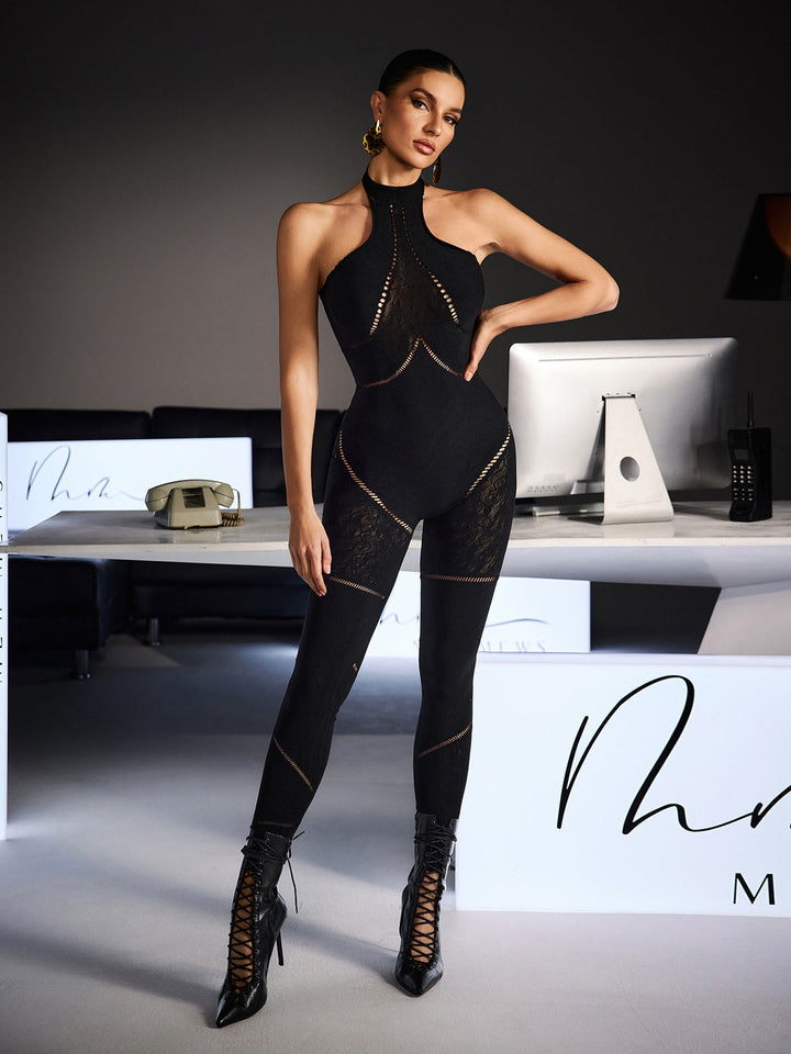 "Macacão Bodycon com Decote Halter Festus" can be rewritten as "Vestido Macacão Bodycon com Decote Halter Festus".