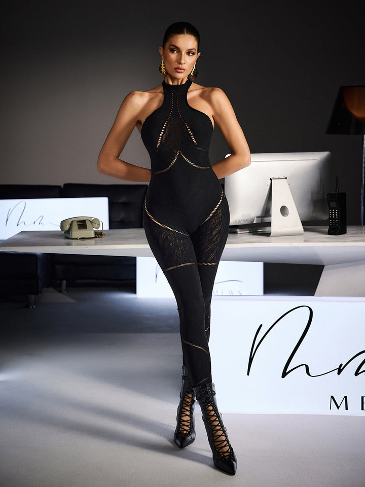 "Macacão Bodycon com Decote Halter Festus" can be rewritten as "Vestido Macacão Bodycon com Decote Halter Festus".