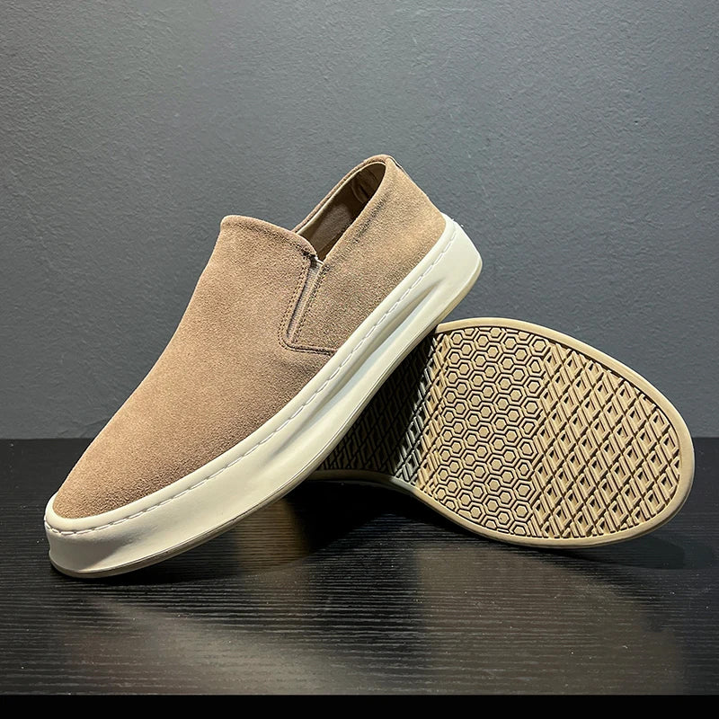 Confortáveis Mocassins em Camurça