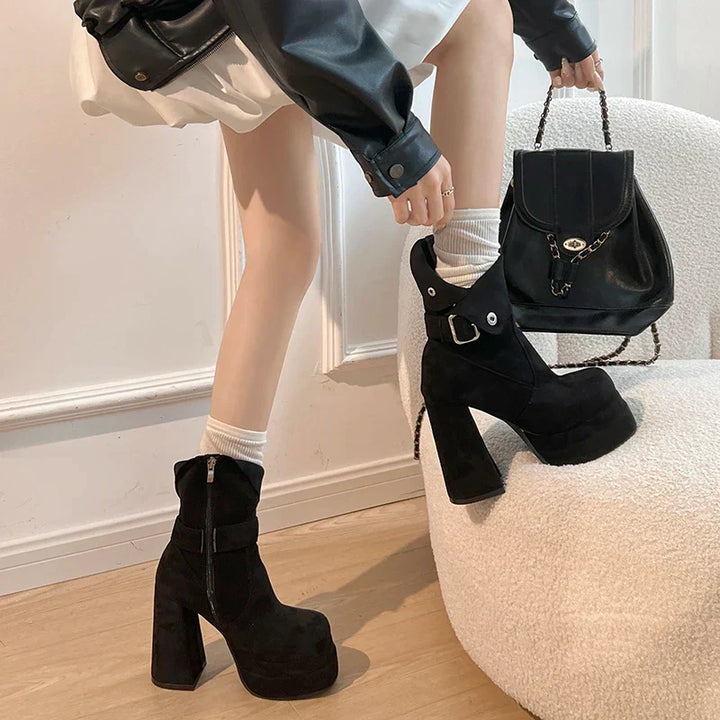 Amália - Botas Urbanas com Estilo e Confiança