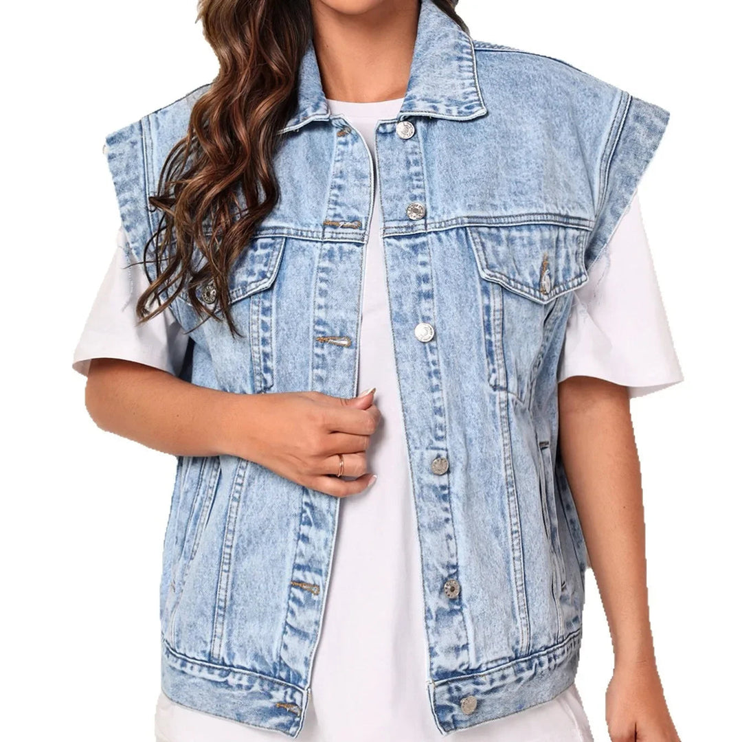 Colete de Denim Casual Oversized Feminino com Fecho Frontal e Bolsos Clássicos no Peito