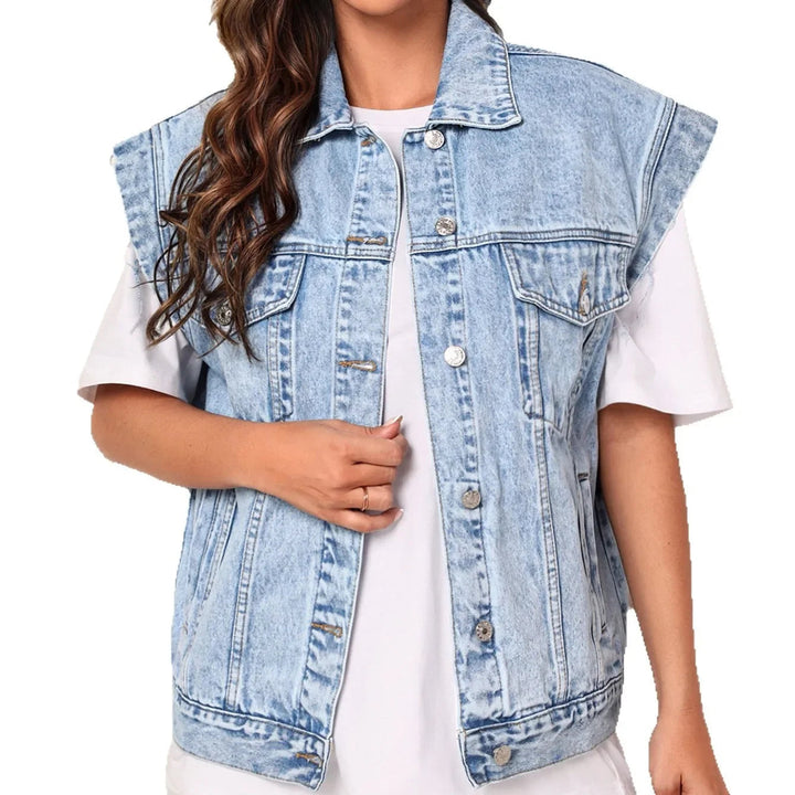 Colete de Denim Casual Oversized Feminino com Fecho Frontal e Bolsos Clássicos no Peito