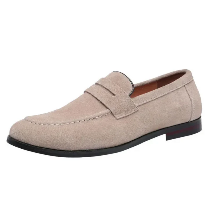"Mocassins de Camurça para o Verão" can be rewritten as "Mocassins de Camurça Ideais para o Verão".