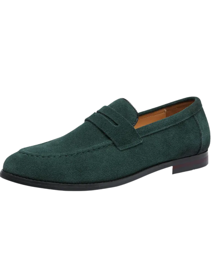 "Mocassins de Camurça para o Verão" can be rewritten as "Mocassins de Camurça Ideais para o Verão".