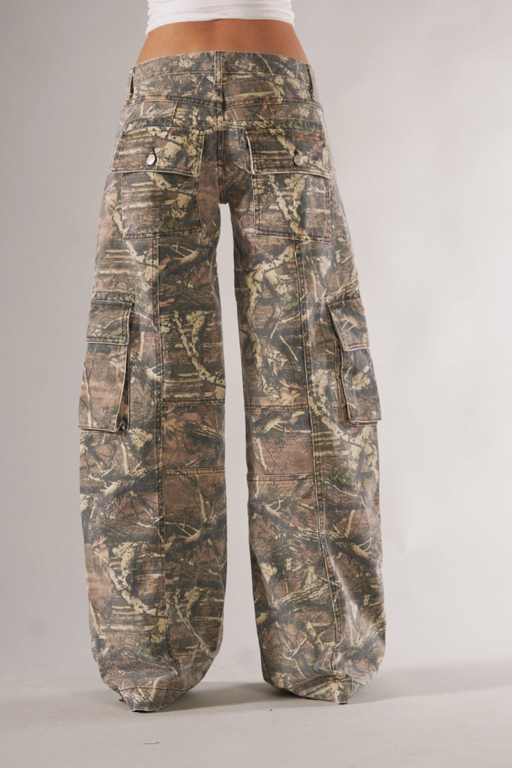 Calças Cargo Camufladas com Bolsos Funcionais