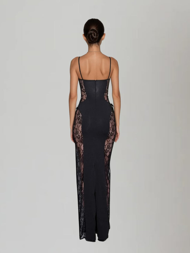 Vestido longo de renda preta com alças delicadas