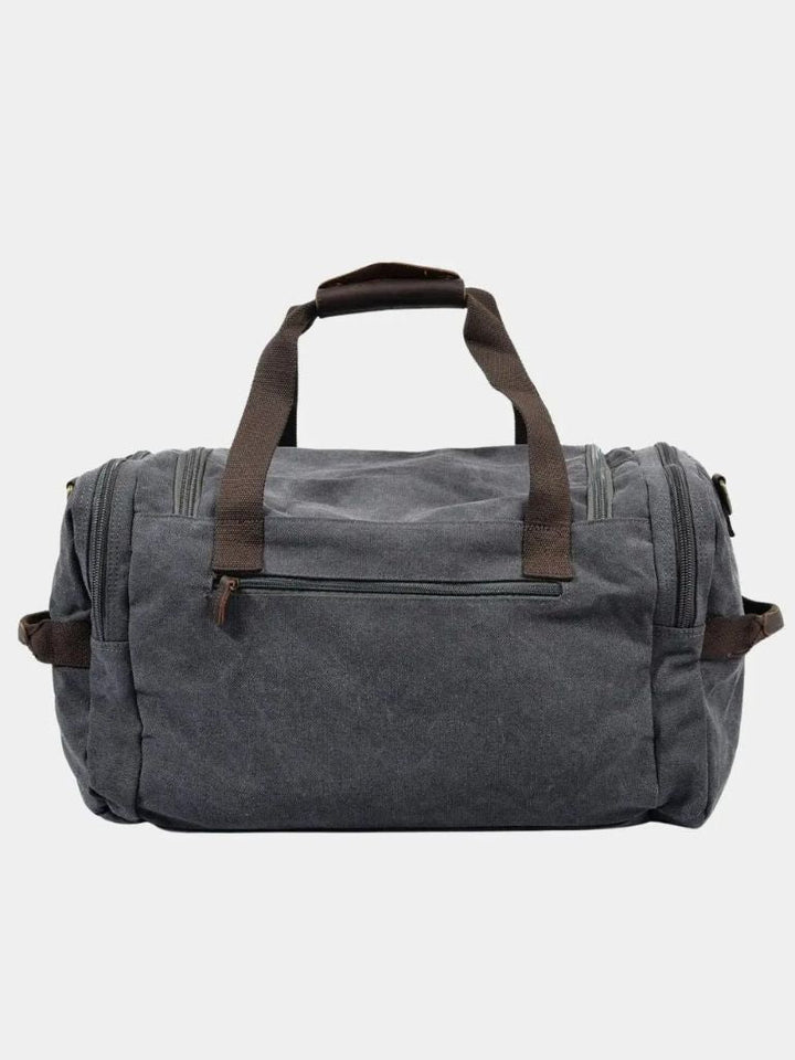 "Victor™ | Mochila de Viagem Highland" can be rewritten as "Victor™ | Highland Travel Backpack".