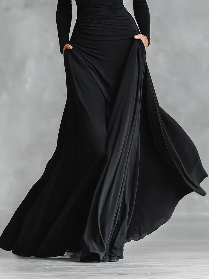 Noémie | Vestido Longo Preto com Decote Bateau e Elegante Drapeado