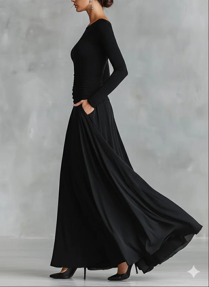 Noémie | Vestido Longo Preto com Decote Bateau e Elegante Drapeado