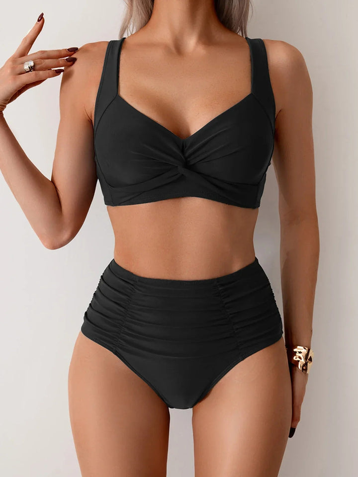 Conjunto de Bikini de Cintura Alta com Top de Alças Largas e Parte Inferior Plissada
