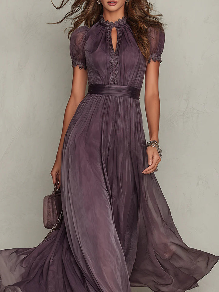 Flavia | Vestido Longo Violeta Elegante com Decote Gota e Renda