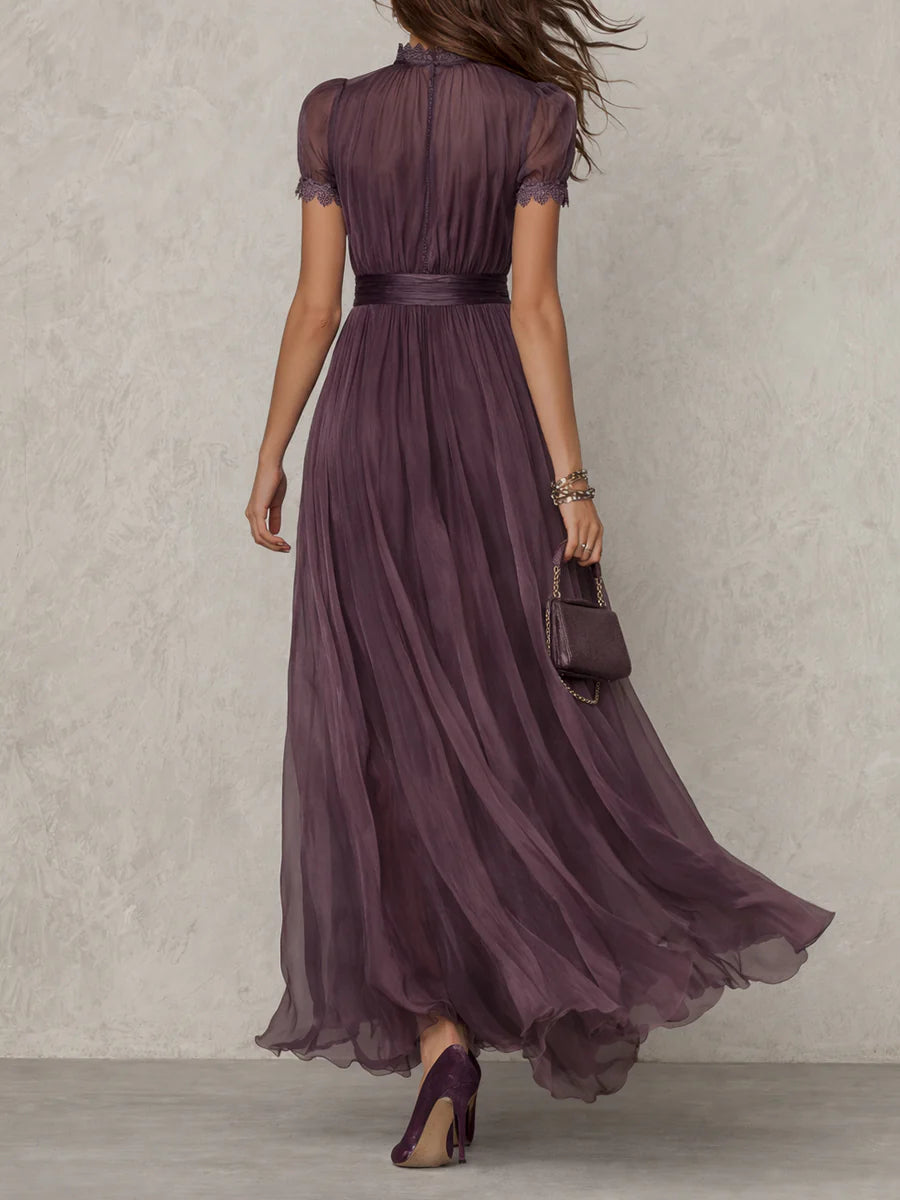 Flavia | Vestido Longo Violeta Elegante com Decote Gota e Renda
