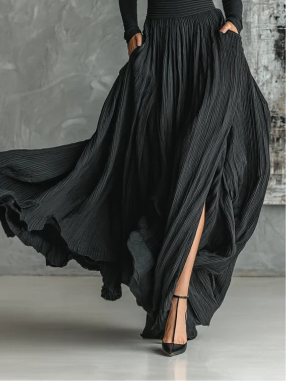 Marion | Conjunto Preto com Gola Alta e Saia Plissada Elegante