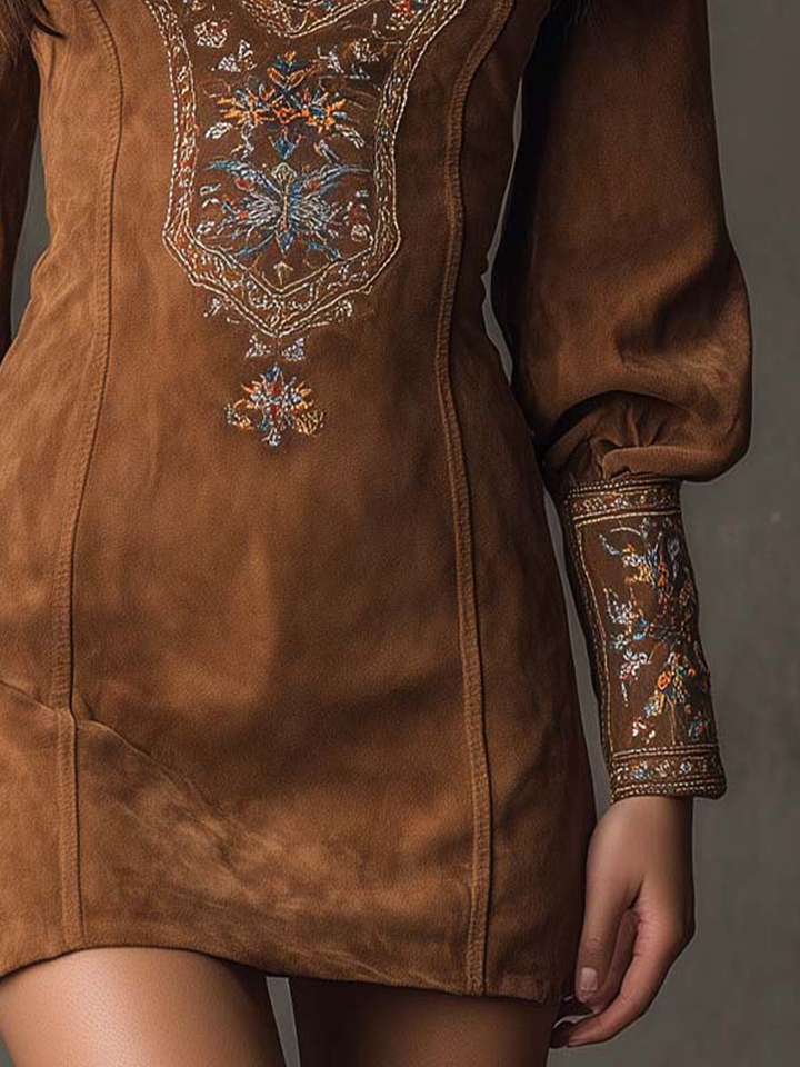 Emilienne | Mini Robe Vintage en Suédine Brodée