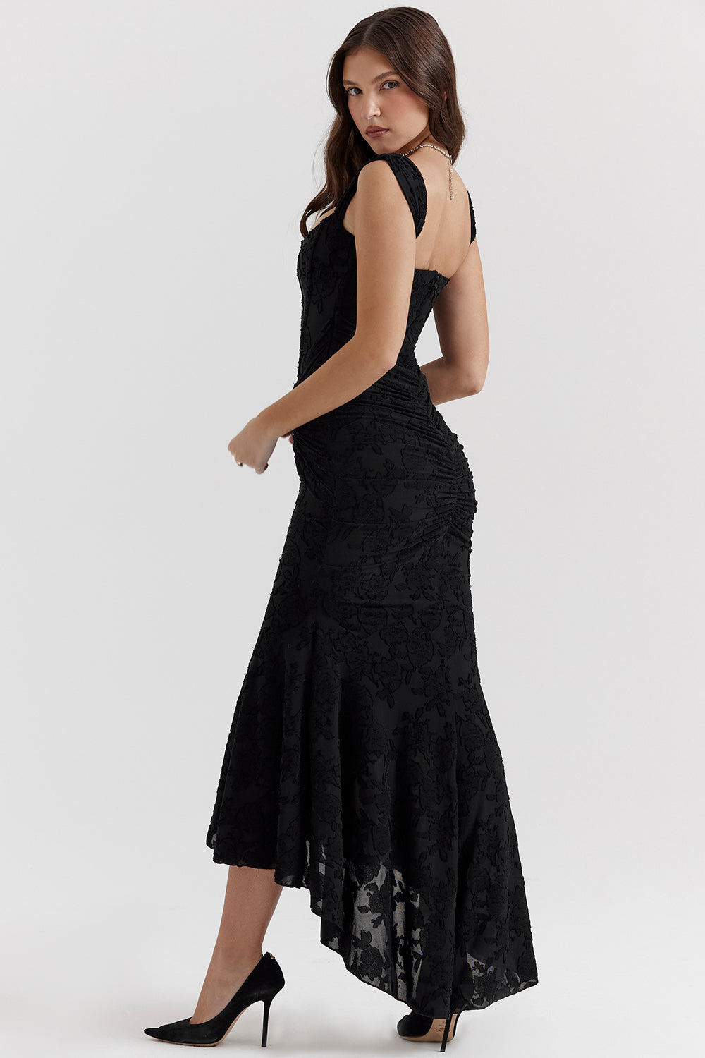 Vestido largo ajustado con cintura definida