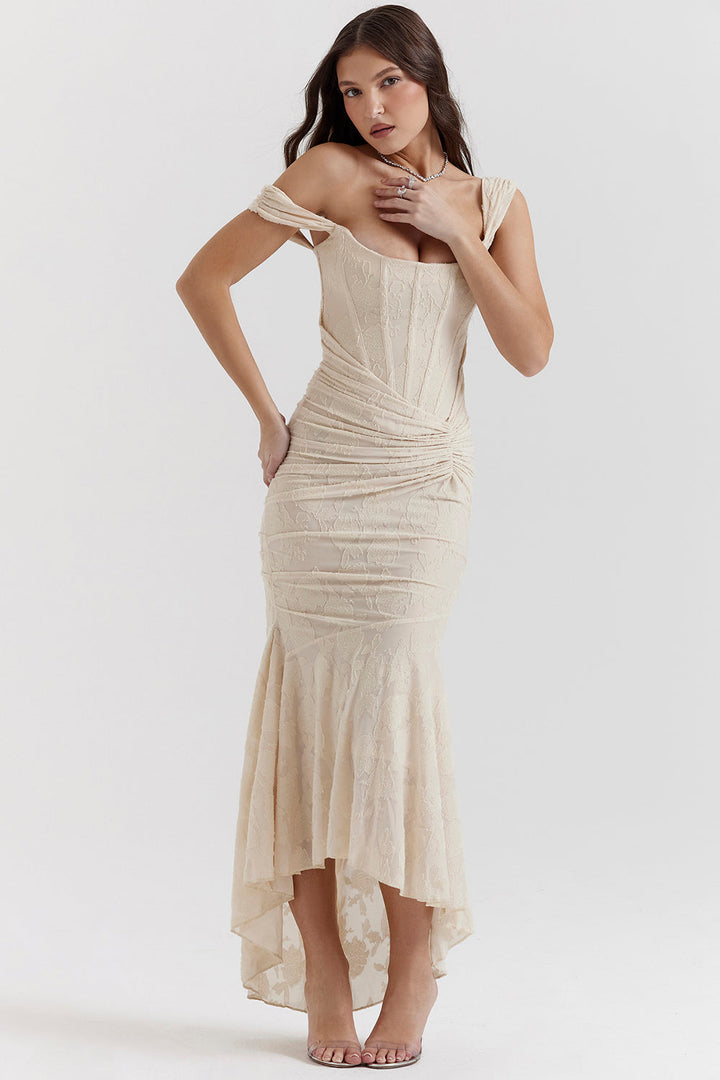 Vestido largo ajustado con cintura definida