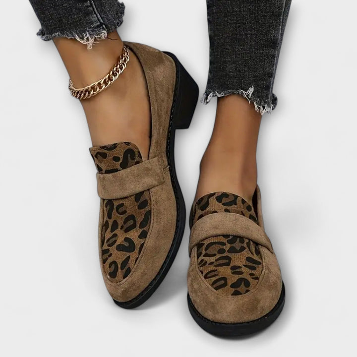 Elegantes Sapatos Femininos com Estampa de Leopardo