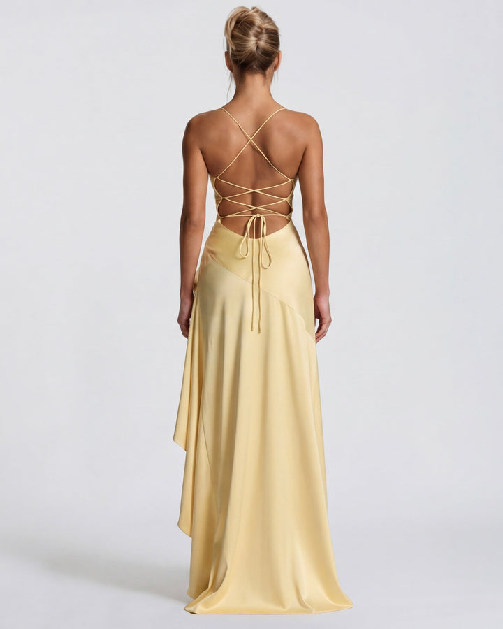 Vestido longo drapeado com fenda lateral