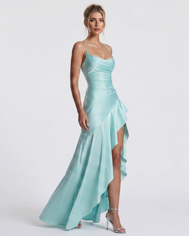 Vestido longo drapeado com fenda lateral