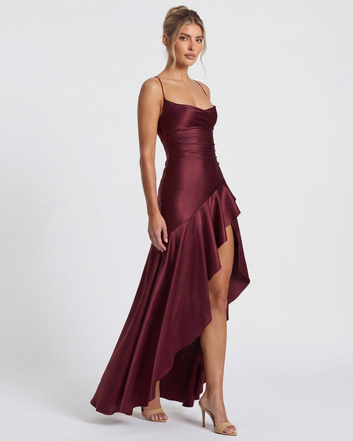 Vestido longo drapeado com fenda lateral