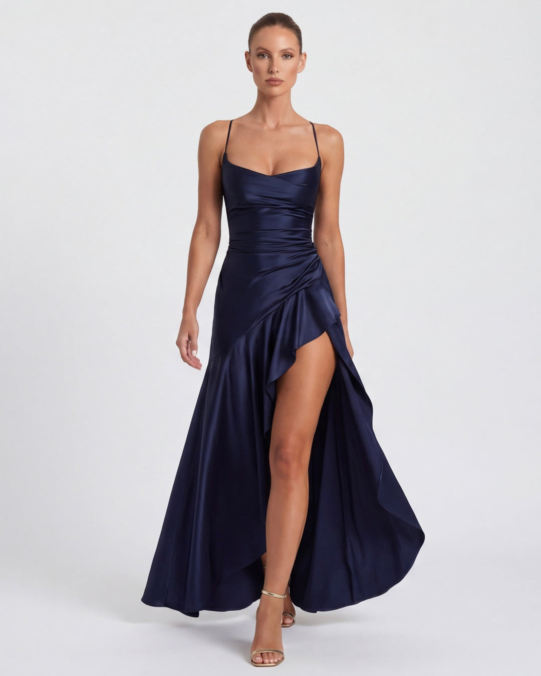 Vestido longo drapeado com fenda lateral