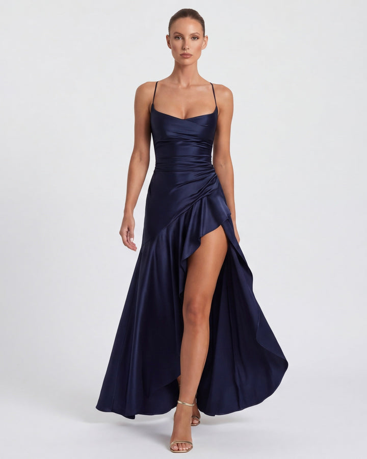 Vestido longo drapeado com fenda lateral