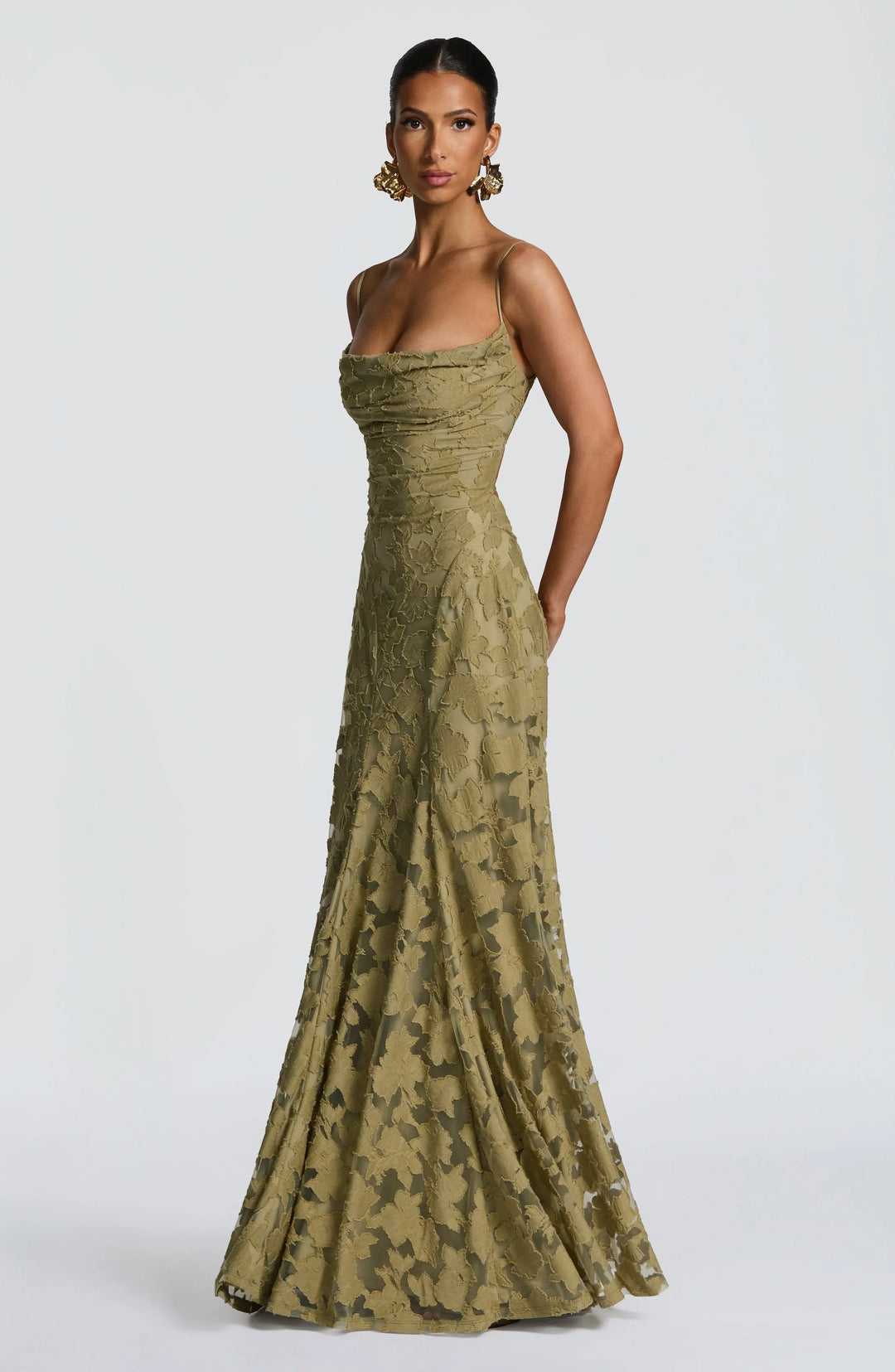 Elegante vestido con estampado