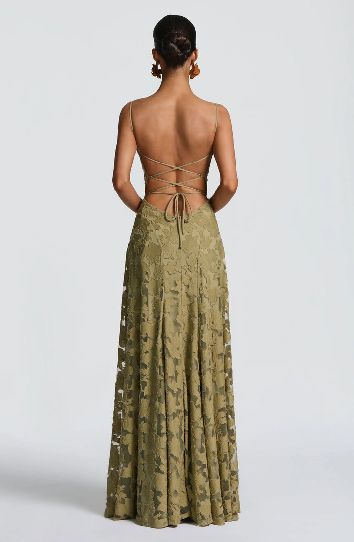 Elegante vestido con estampado