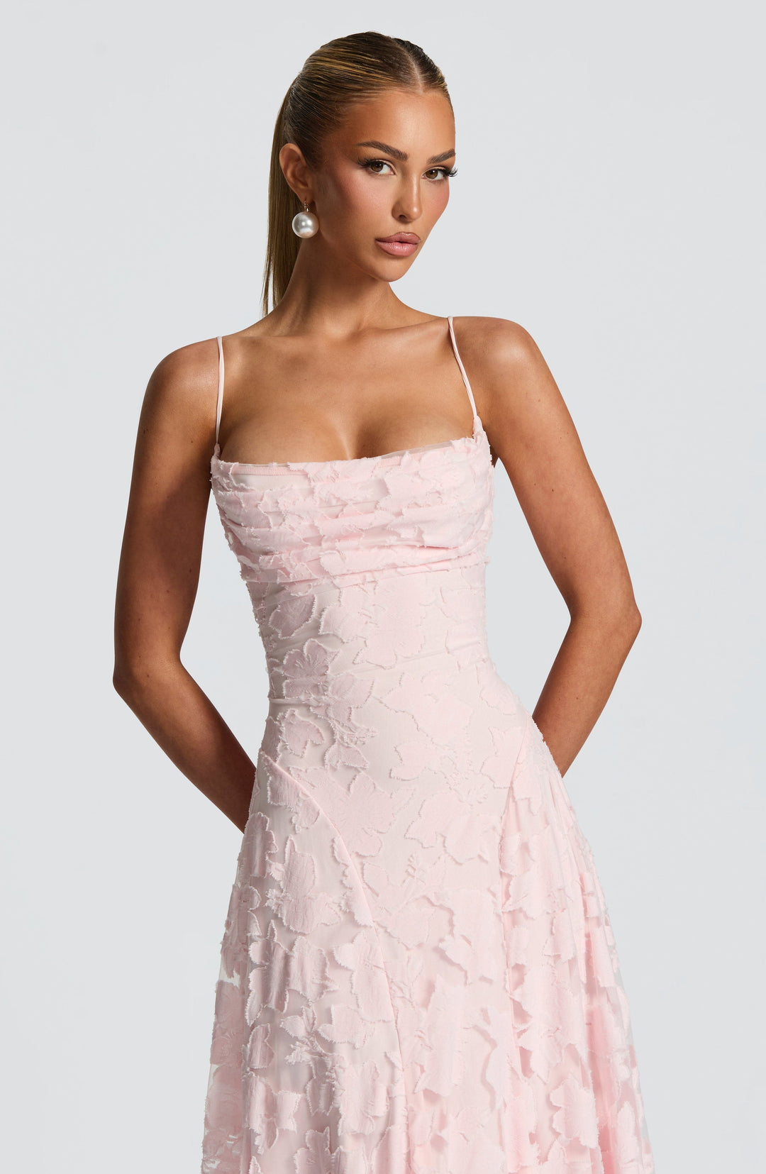 Elegante vestido con estampado