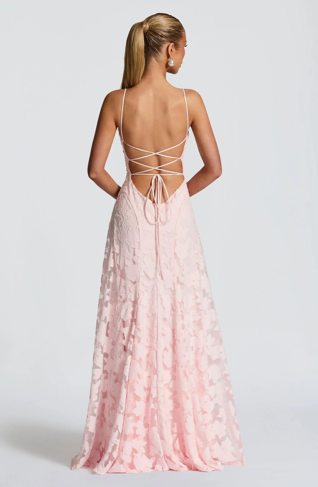 Elegante vestido con estampado